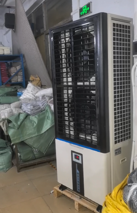制衣廠整體降溫，安裝工業(yè)省電空調(diào)-立式軸流雙風(fēng)口機(jī)組